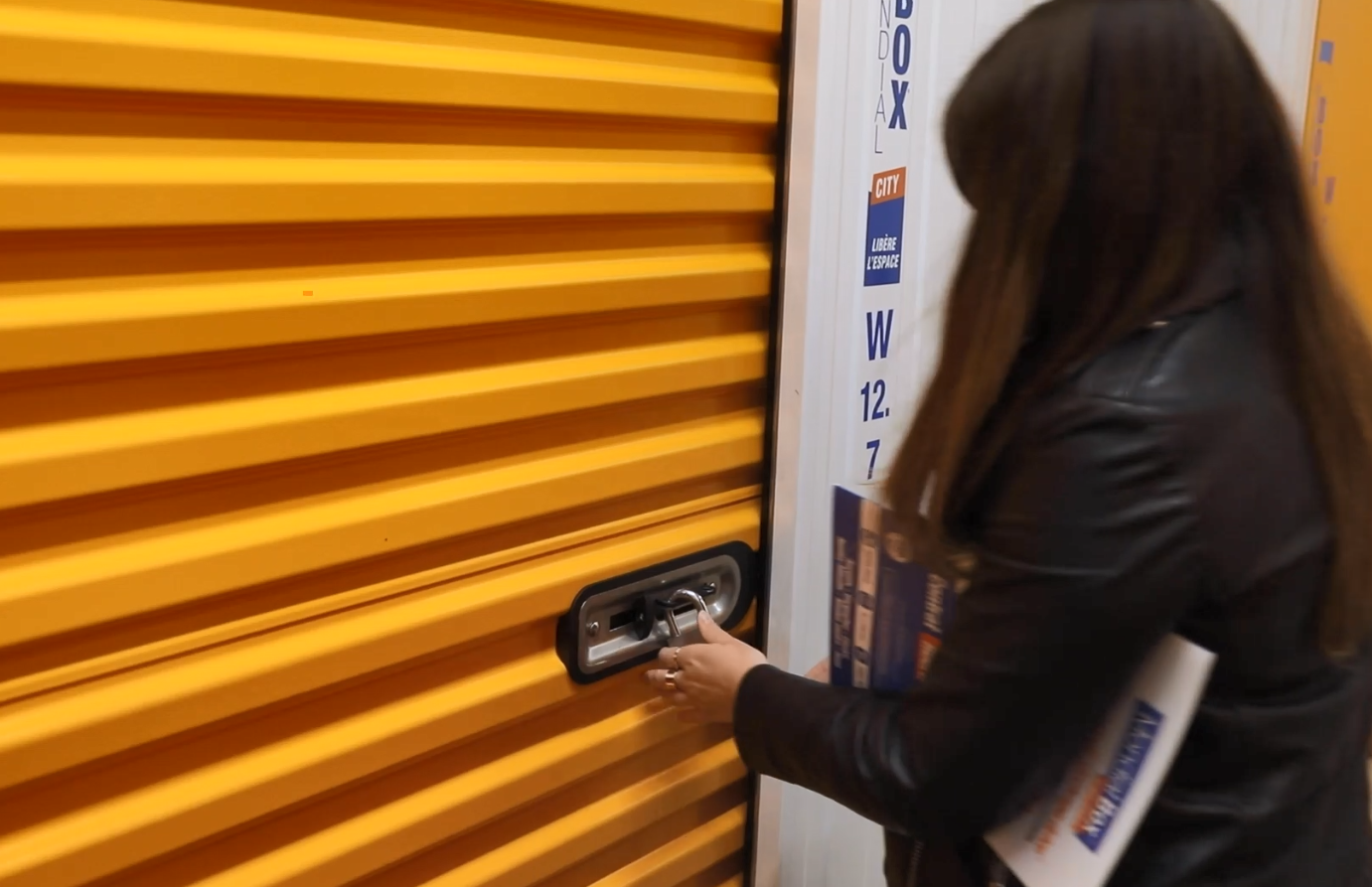 MondialBox franchisee working in a storage unit